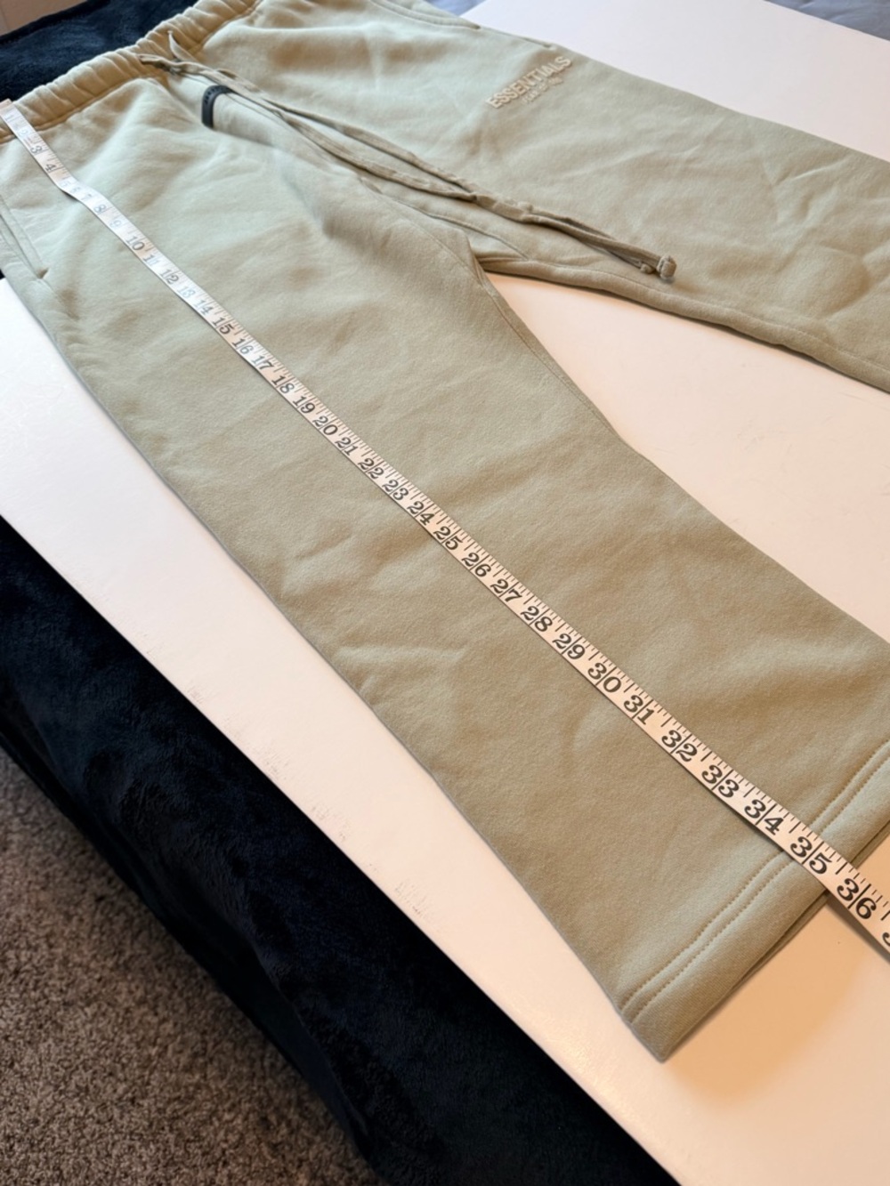 Fear of God Essential fleece Sweatpants color eggshell, straight leg sz S Unisex - Picture 6 of 12